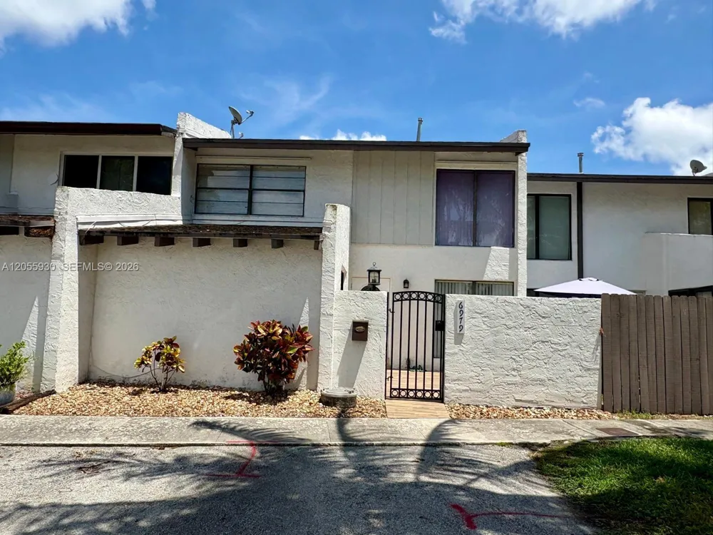 6979 SW 110th Ct Miami, FL 33173