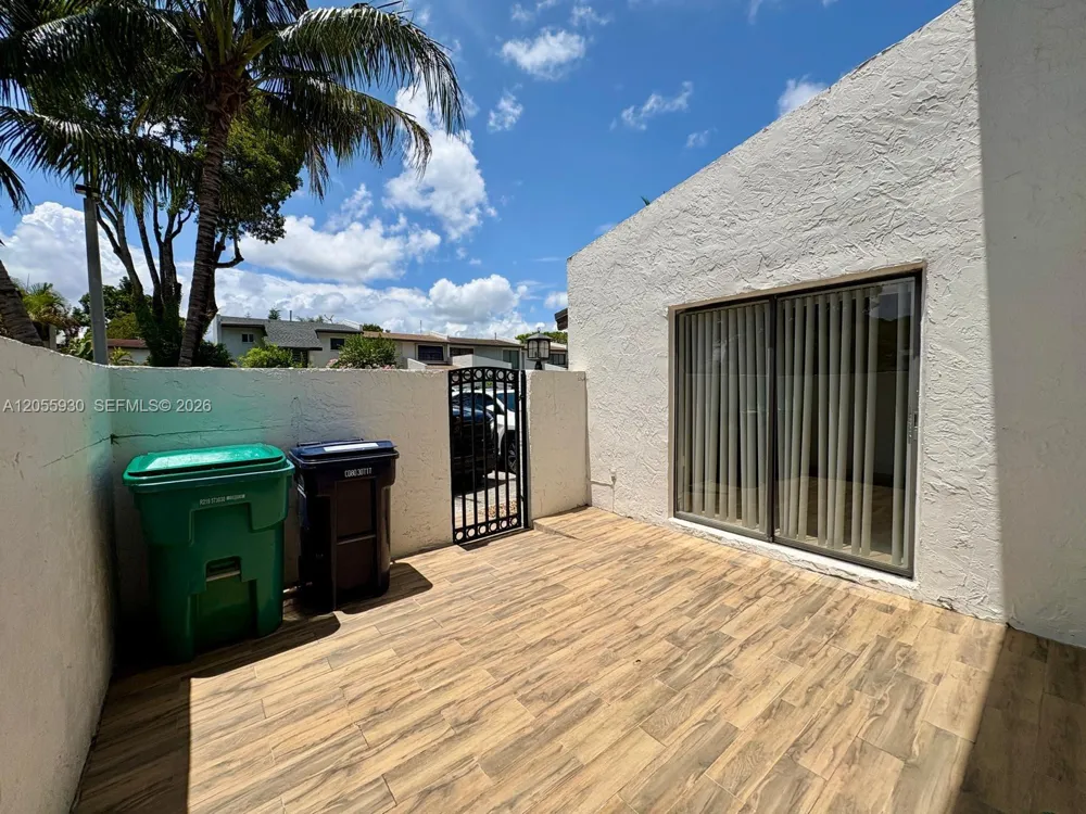 6979 SW 110th Ct Miami, FL 33173