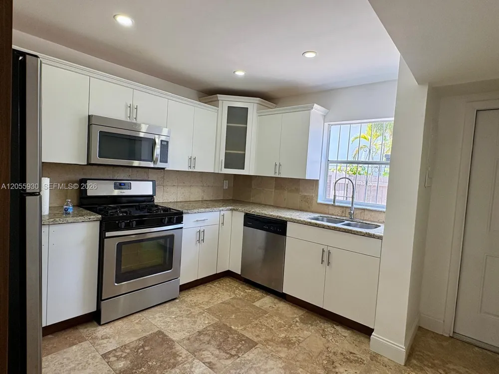 6979 SW 110th Ct Miami, FL 33173