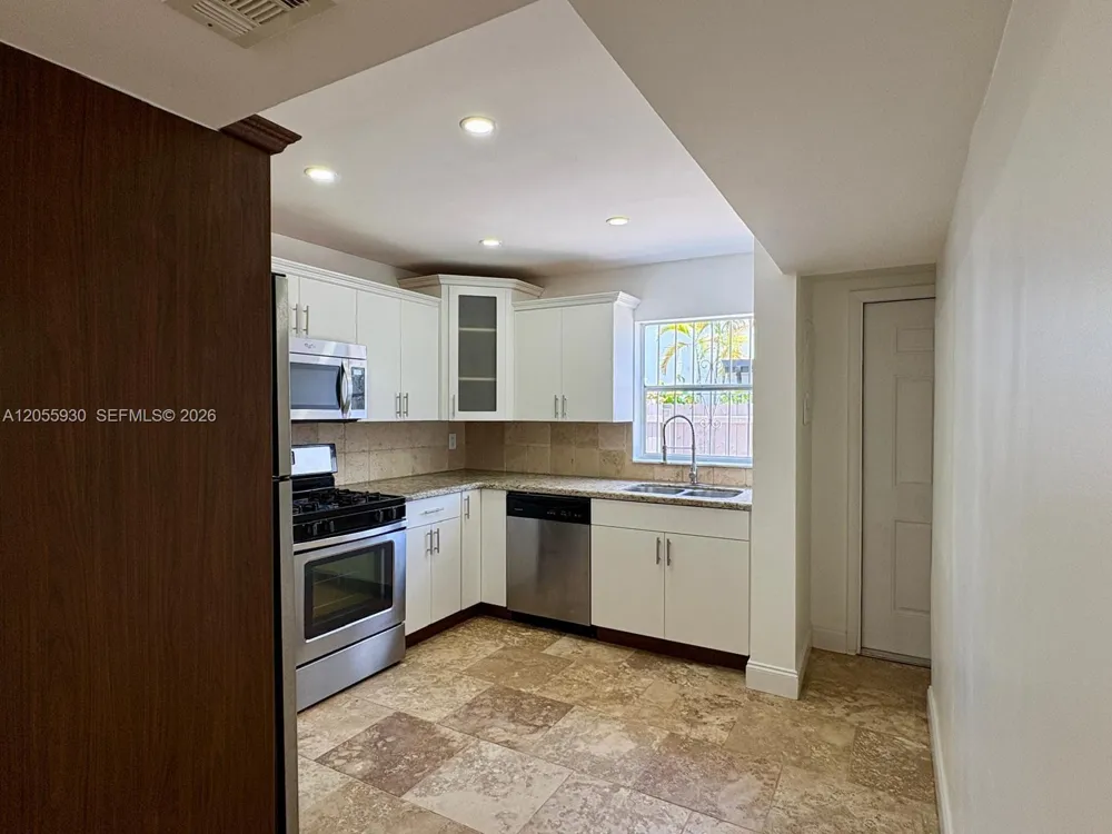6979 SW 110th Ct Miami, FL 33173