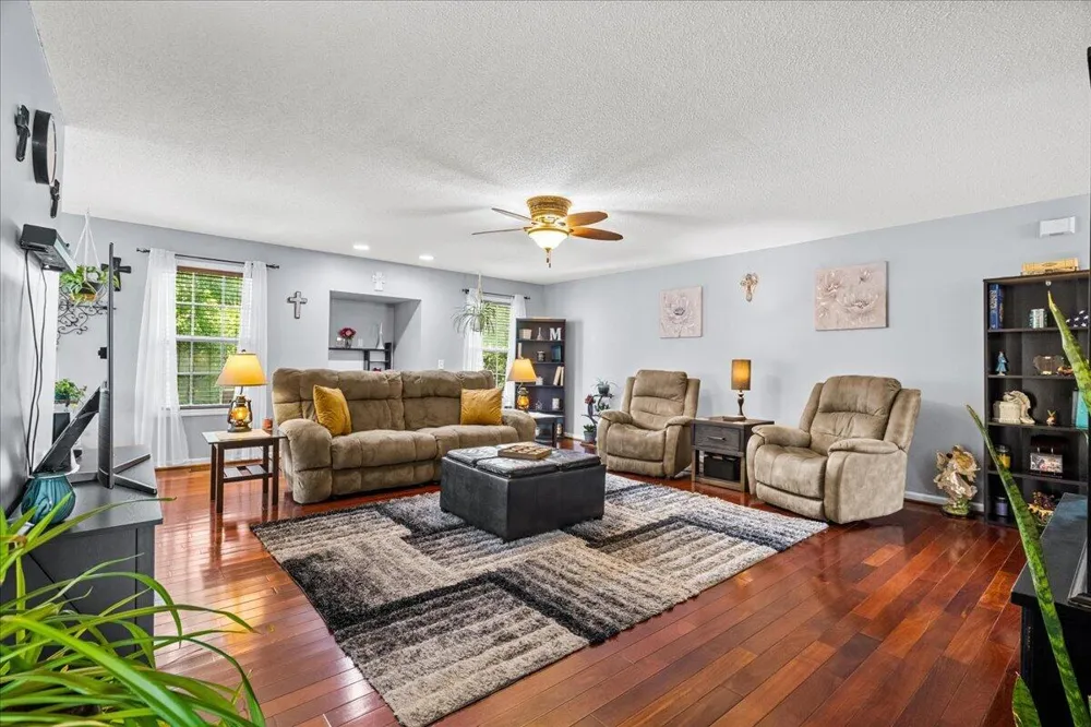 318 Eaglebend Drive Cohutta, GA 30710