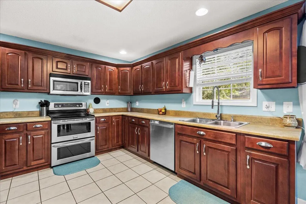 318 Eaglebend Drive Cohutta, GA 30710