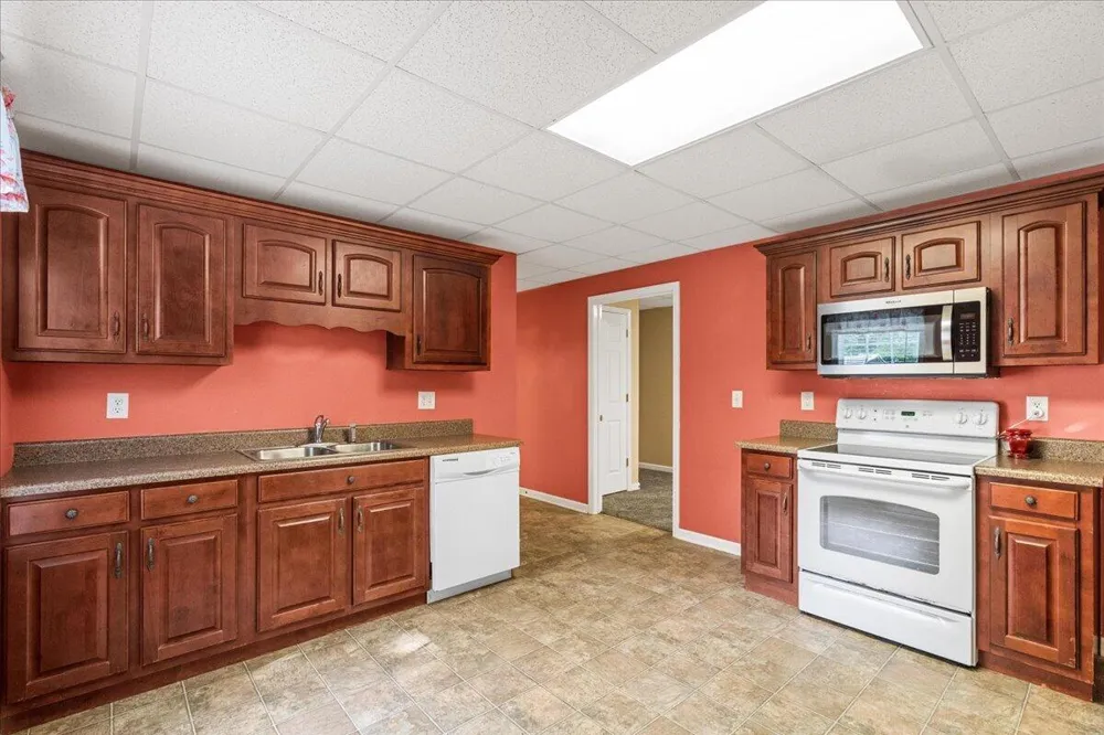 318 Eaglebend Drive Cohutta, GA 30710