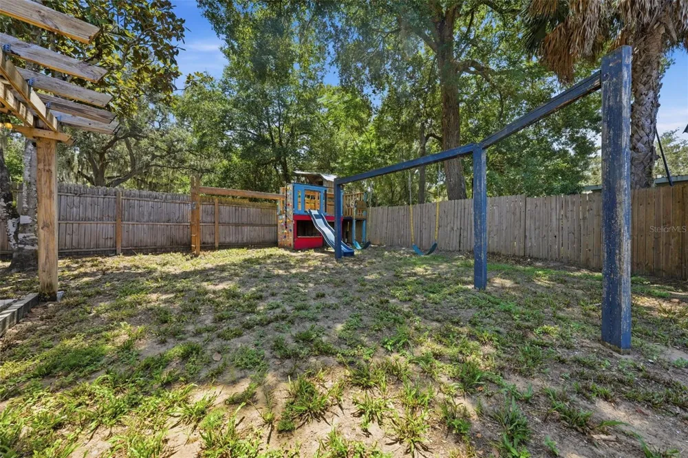 3104 GARDEN ROAD Eustis, FL 32726