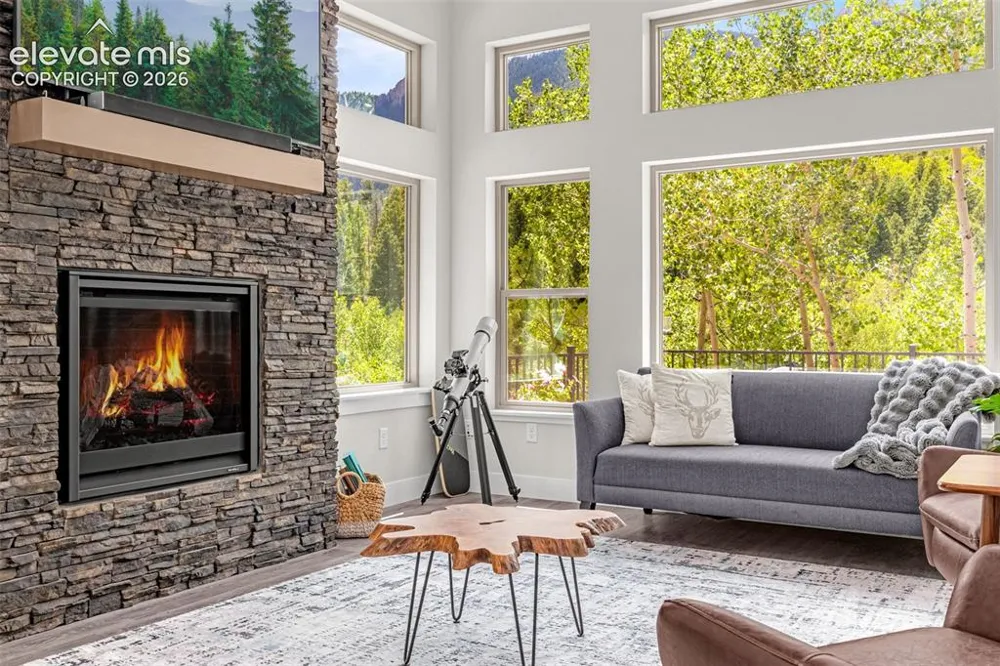 6770 Eagle Mountain Road Manitou Springs, CO 80829