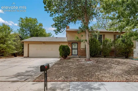 2520 E Prescott Circle