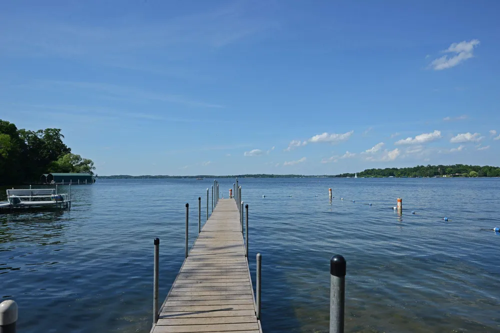 20600 Carson Road Deephaven, MN 55331