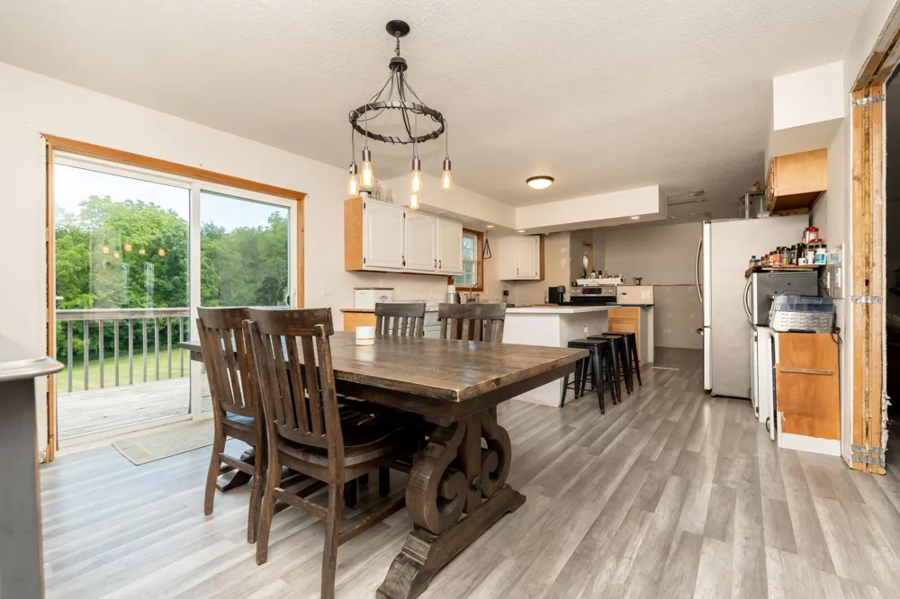 38653 Woodview Circle Le Center, MN 56057