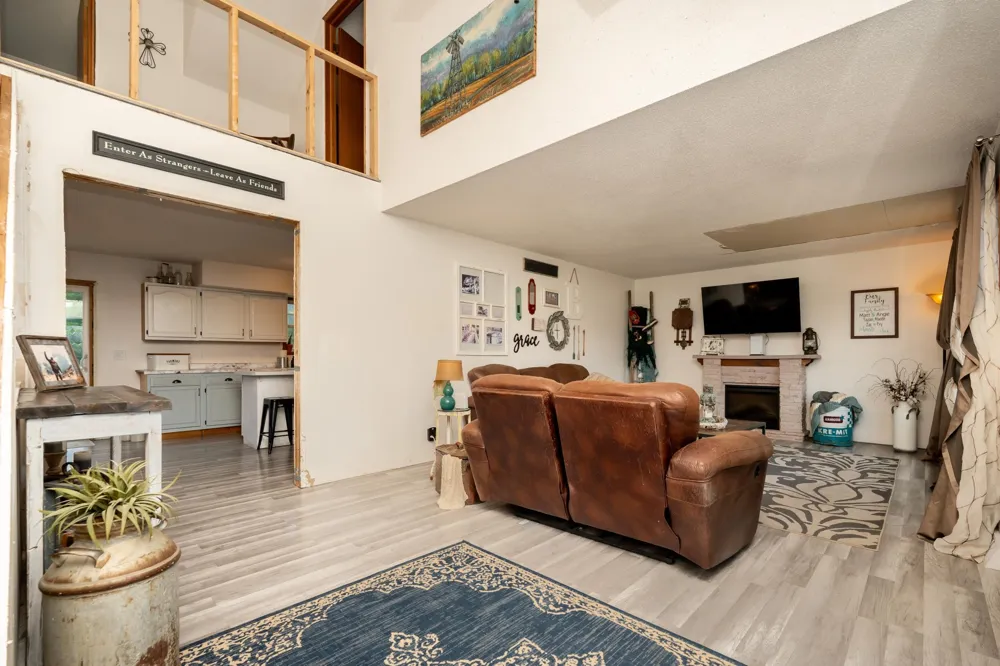 38653 Woodview Circle Le Center, MN 56057