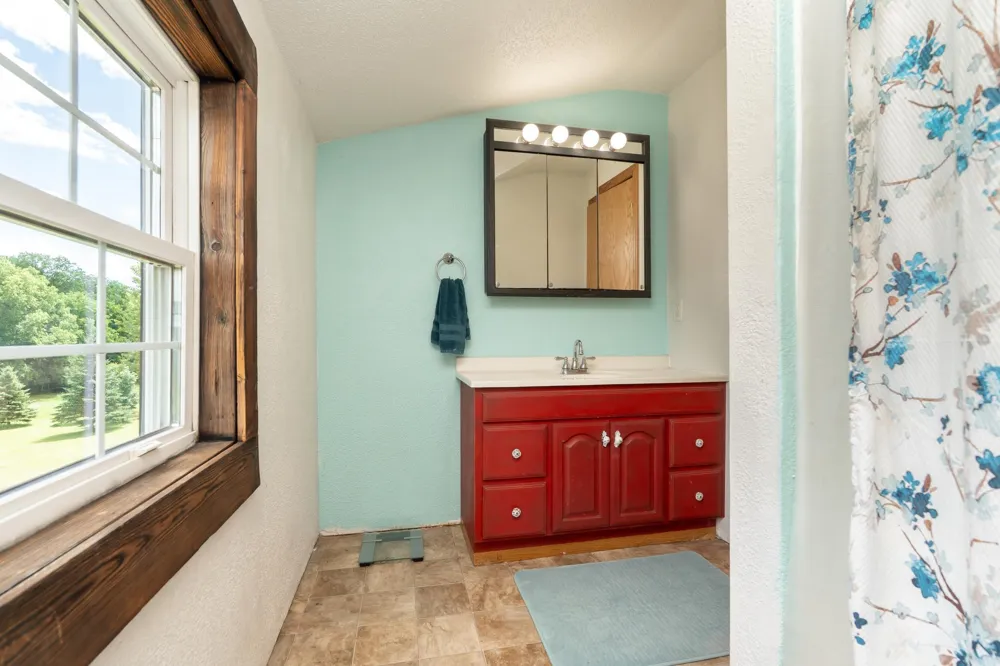 38653 Woodview Circle Le Center, MN 56057