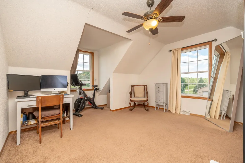 38653 Woodview Circle Le Center, MN 56057