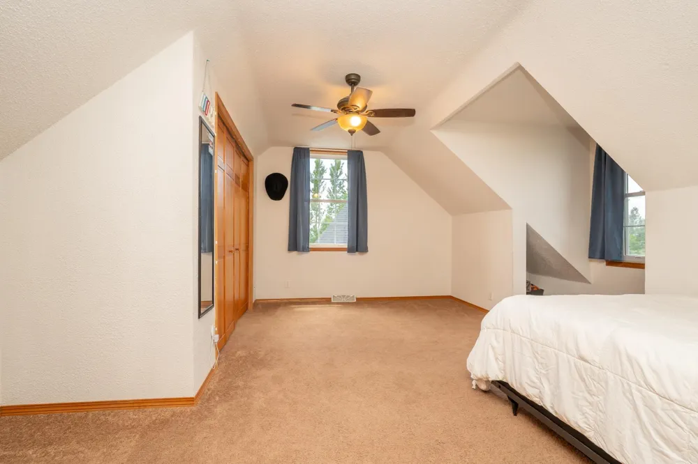 38653 Woodview Circle Le Center, MN 56057