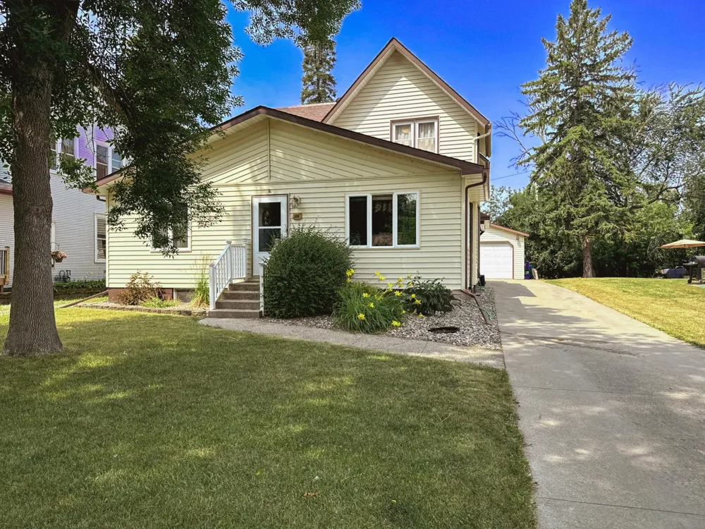 316 S Ash Street Crookston, MN 56716