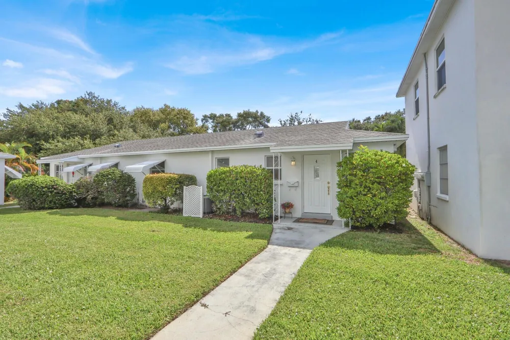 10084 Meridian Way #4 Palm Beach Gardens, FL 33410