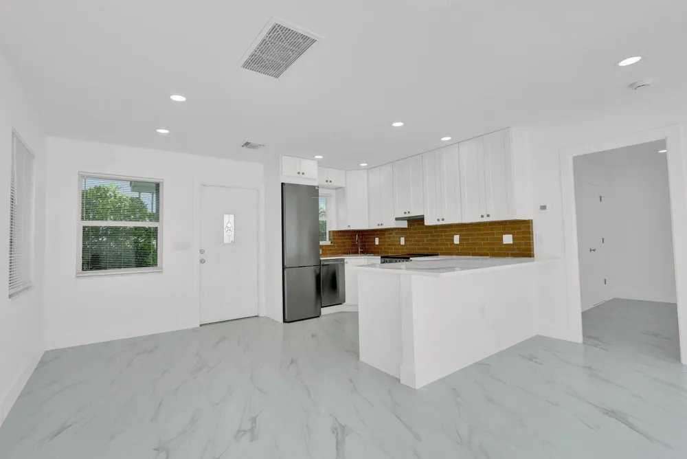 10084 Meridian Way #4 Palm Beach Gardens, FL 33410