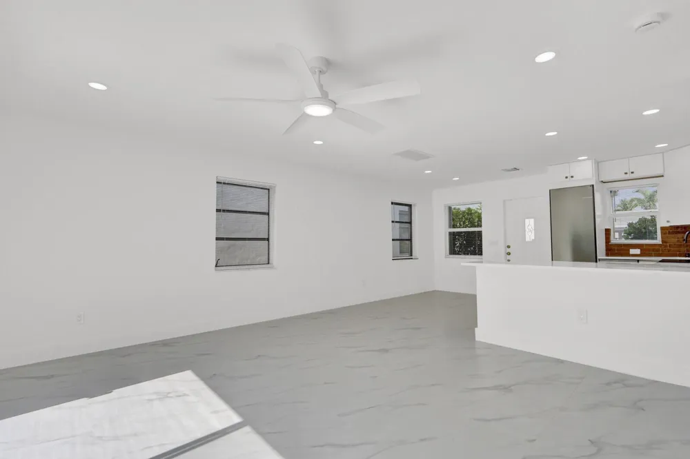 10084 Meridian Way #4 Palm Beach Gardens, FL 33410