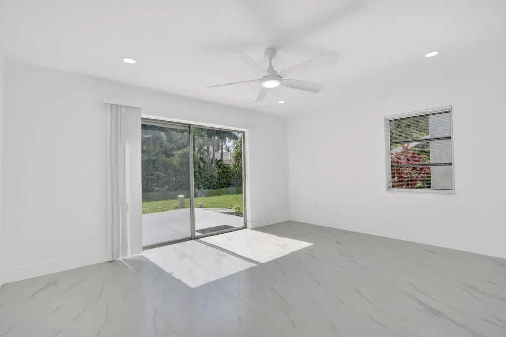 10084 Meridian Way #4 Palm Beach Gardens, FL 33410