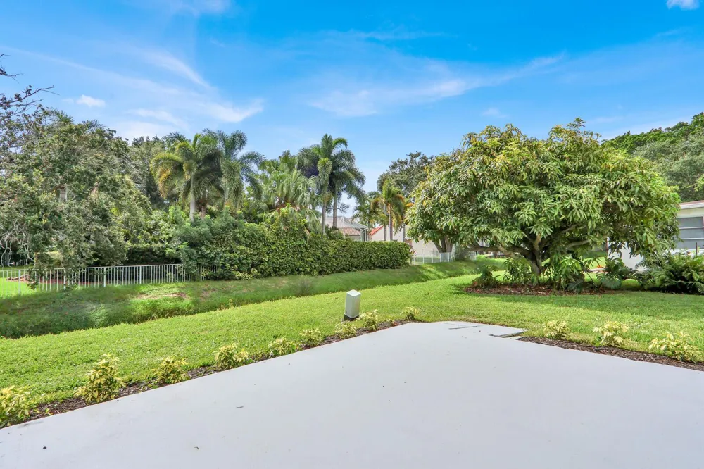 10084 Meridian Way #4 Palm Beach Gardens, FL 33410