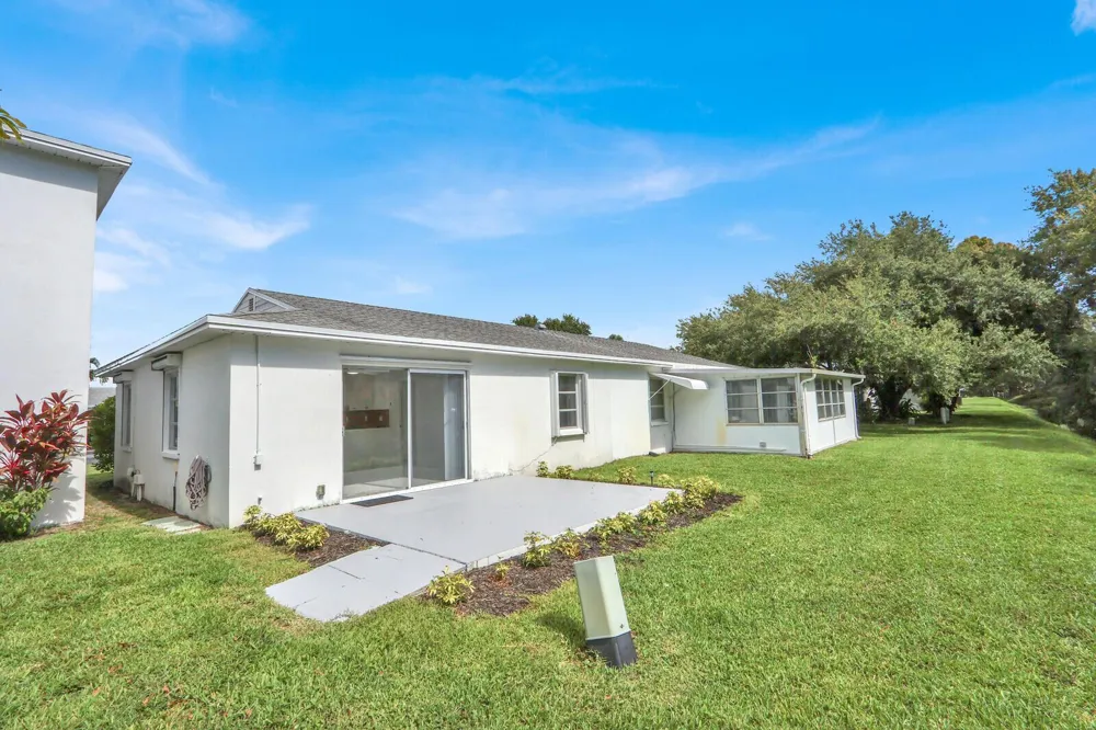 10084 Meridian Way #4 Palm Beach Gardens, FL 33410