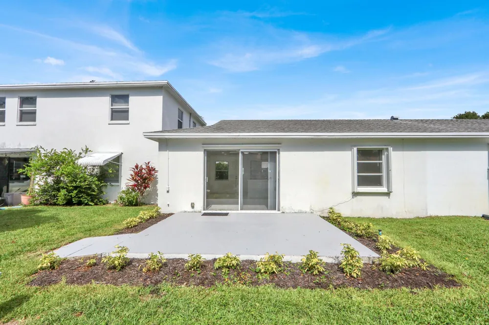 10084 Meridian Way #4 Palm Beach Gardens, FL 33410