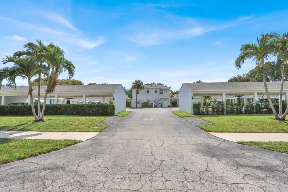 10084 Meridian Way #4 Palm Beach Gardens, FL 33410