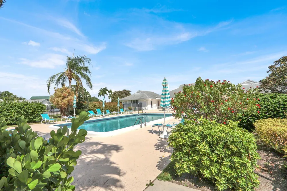 10084 Meridian Way #4 Palm Beach Gardens, FL 33410