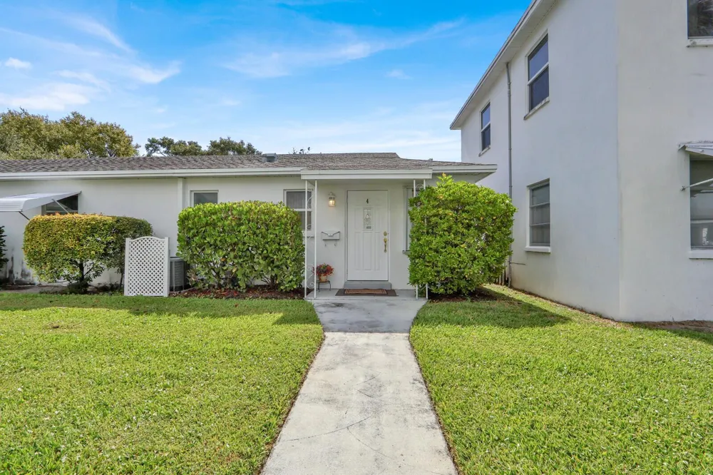 10084 Meridian Way #4 Palm Beach Gardens, FL 33410