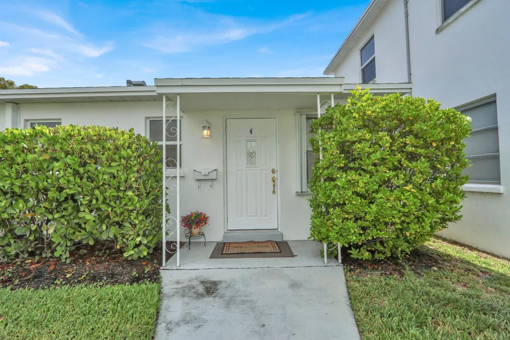 10084 Meridian Way #4 Palm Beach Gardens, FL 33410