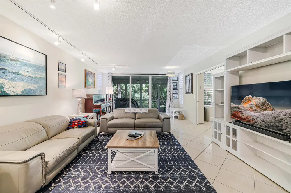 933 Cypress Grove Drive #103 Pompano Beach, FL 33069