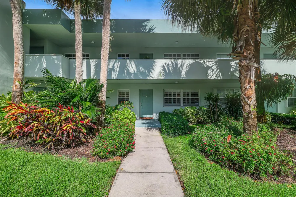 933 Cypress Grove Drive #103 Pompano Beach, FL 33069