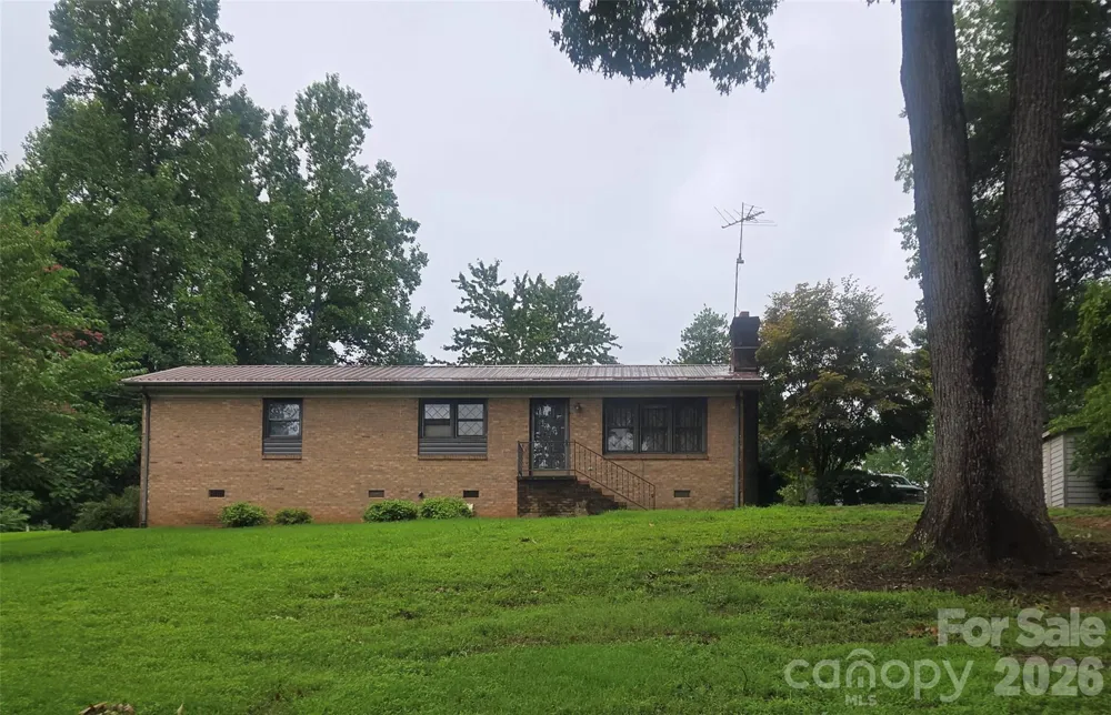 2734 Orchard Street Newton, NC 28658