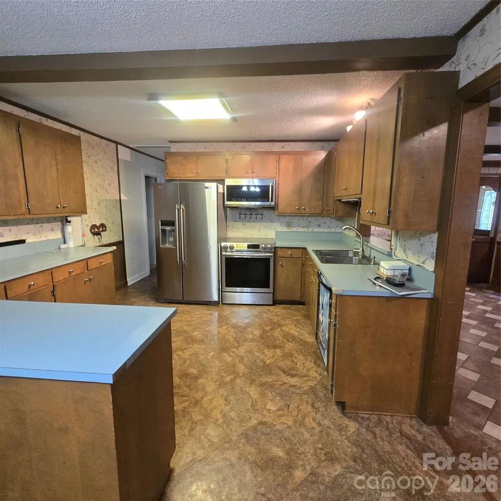 2734 Orchard Street Newton, NC 28658
