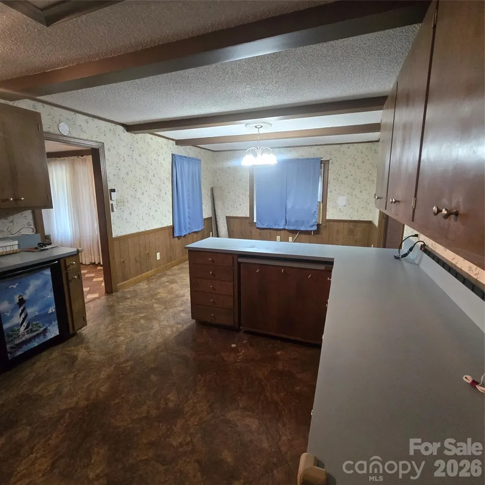 2734 Orchard Street Newton, NC 28658
