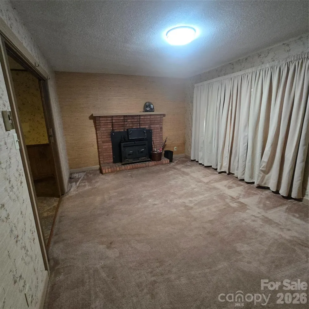 2734 Orchard Street Newton, NC 28658