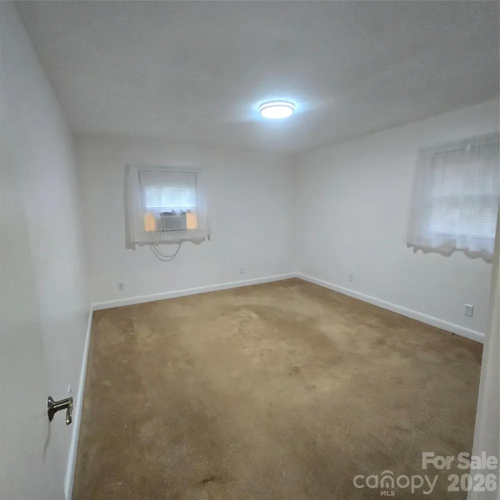 2734 Orchard Street Newton, NC 28658