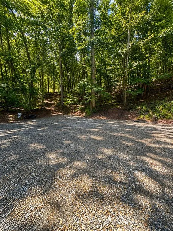 2261 Paradise Valley Road Cleveland, GA 30528