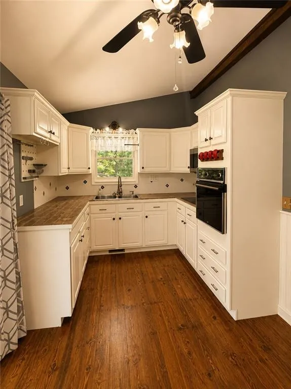 2261 Paradise Valley Road Cleveland, GA 30528
