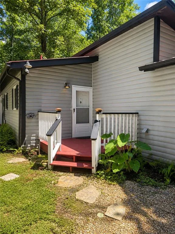 2261 Paradise Valley Road Cleveland, GA 30528