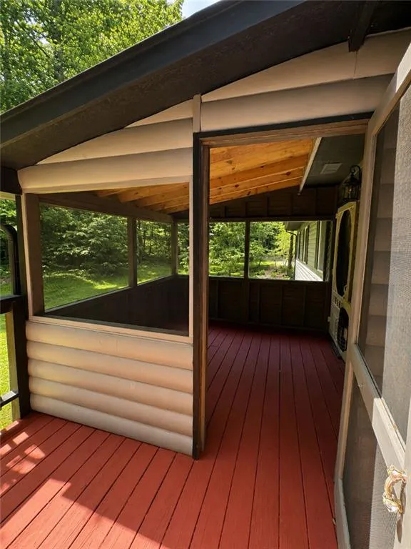 2261 Paradise Valley Road Cleveland, GA 30528