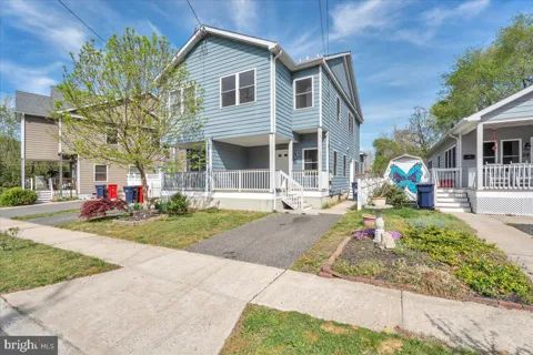 25 EAGLE STREET