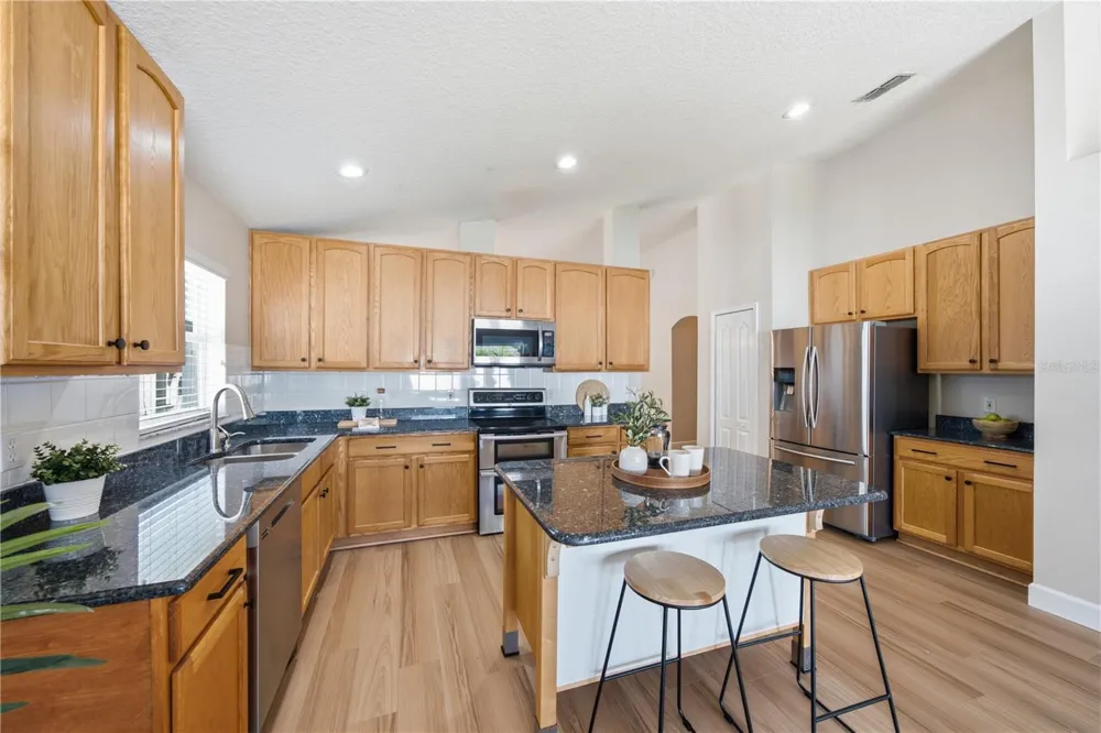2946 STAR GRASS POINT Oviedo, FL 32766