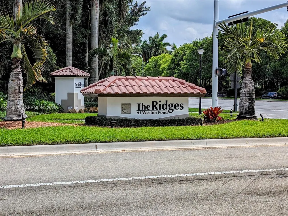 3937 Nighthawk Dr Weston, FL 33331