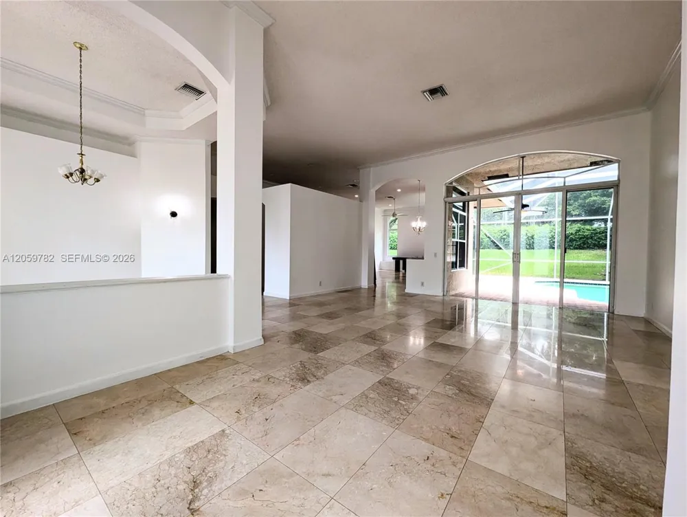 3937 Nighthawk Dr Weston, FL 33331