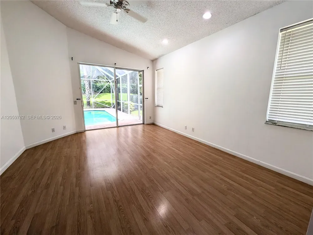 3937 Nighthawk Dr Weston, FL 33331