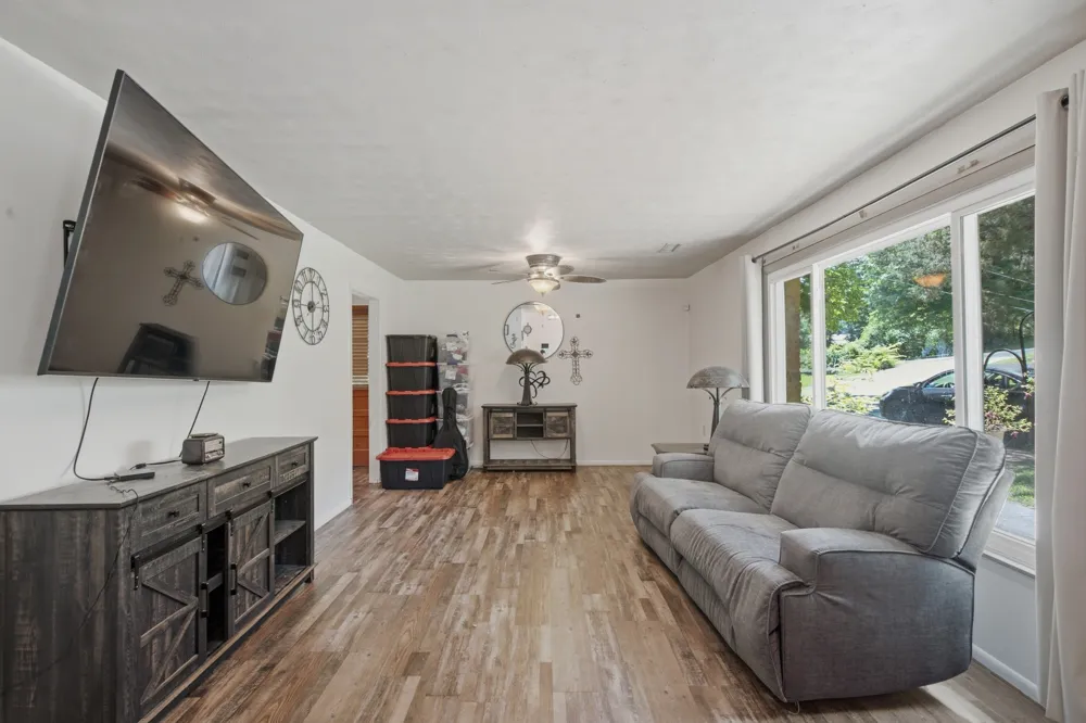 215 Wallace Dr Fayetteville, TN 37334