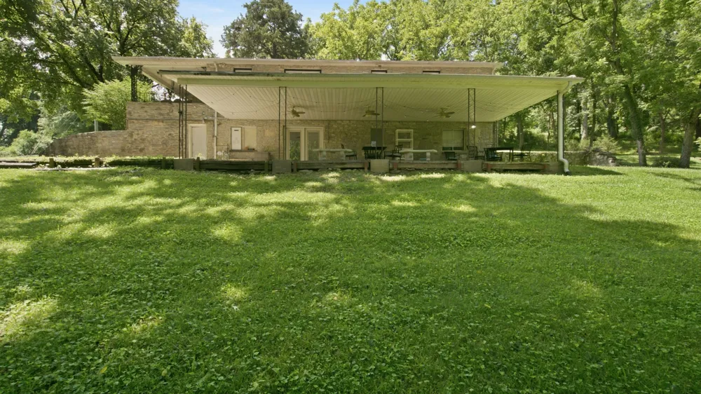 215 Wallace Dr Fayetteville, TN 37334