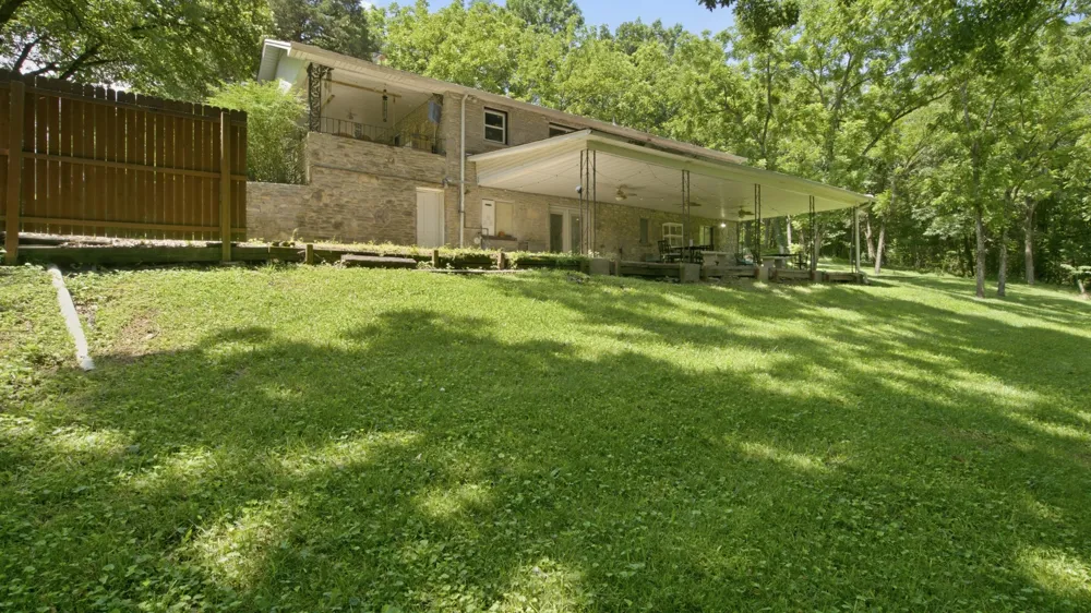 215 Wallace Dr Fayetteville, TN 37334