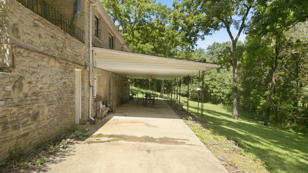 215 Wallace Dr Fayetteville, TN 37334