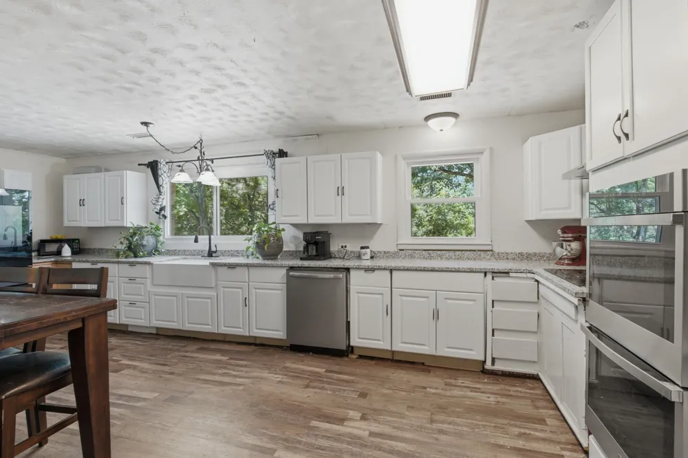 215 Wallace Dr Fayetteville, TN 37334