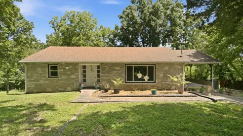 215 Wallace Dr